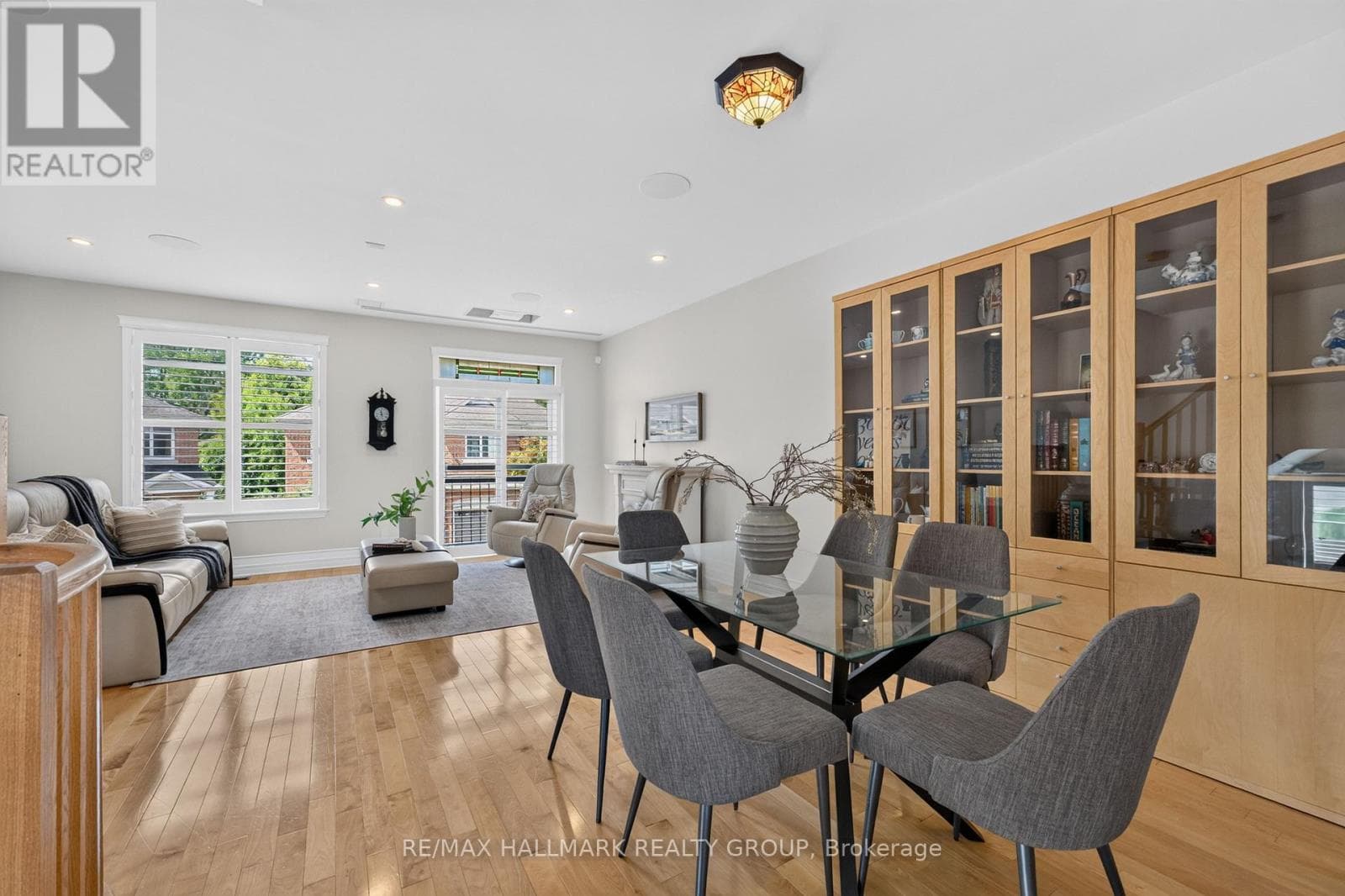 121 WEST VILLAGE PRIVATE — photo 4
