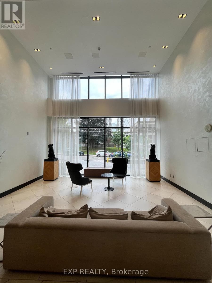 212 - 255 BAY STREET — photo 3