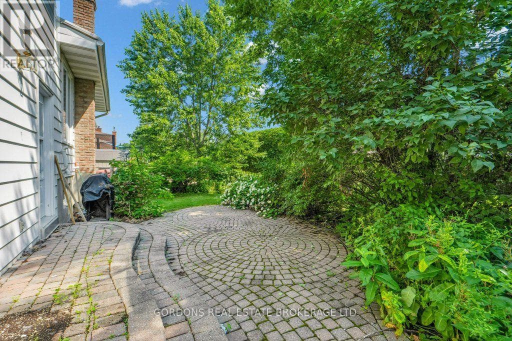 25 EASTPARK DRIVE — photo 4