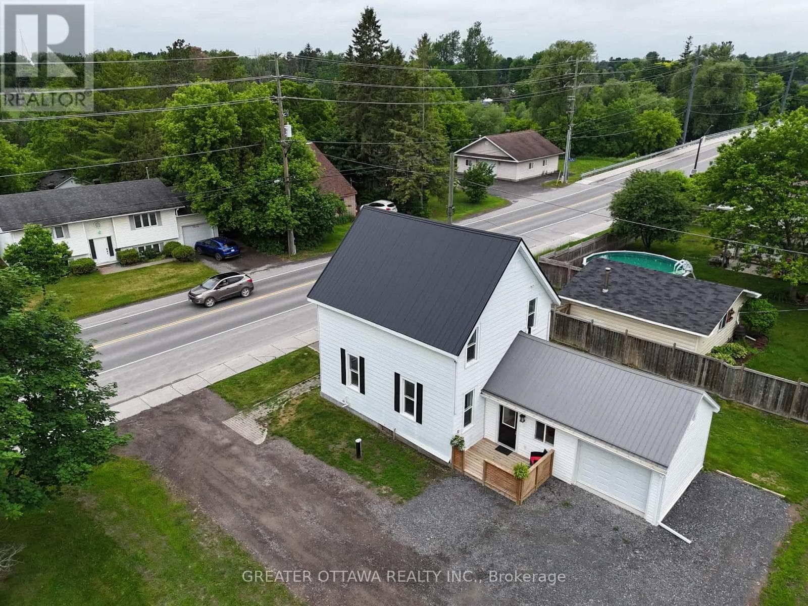 3607 MCBEAN STREET — photo 1