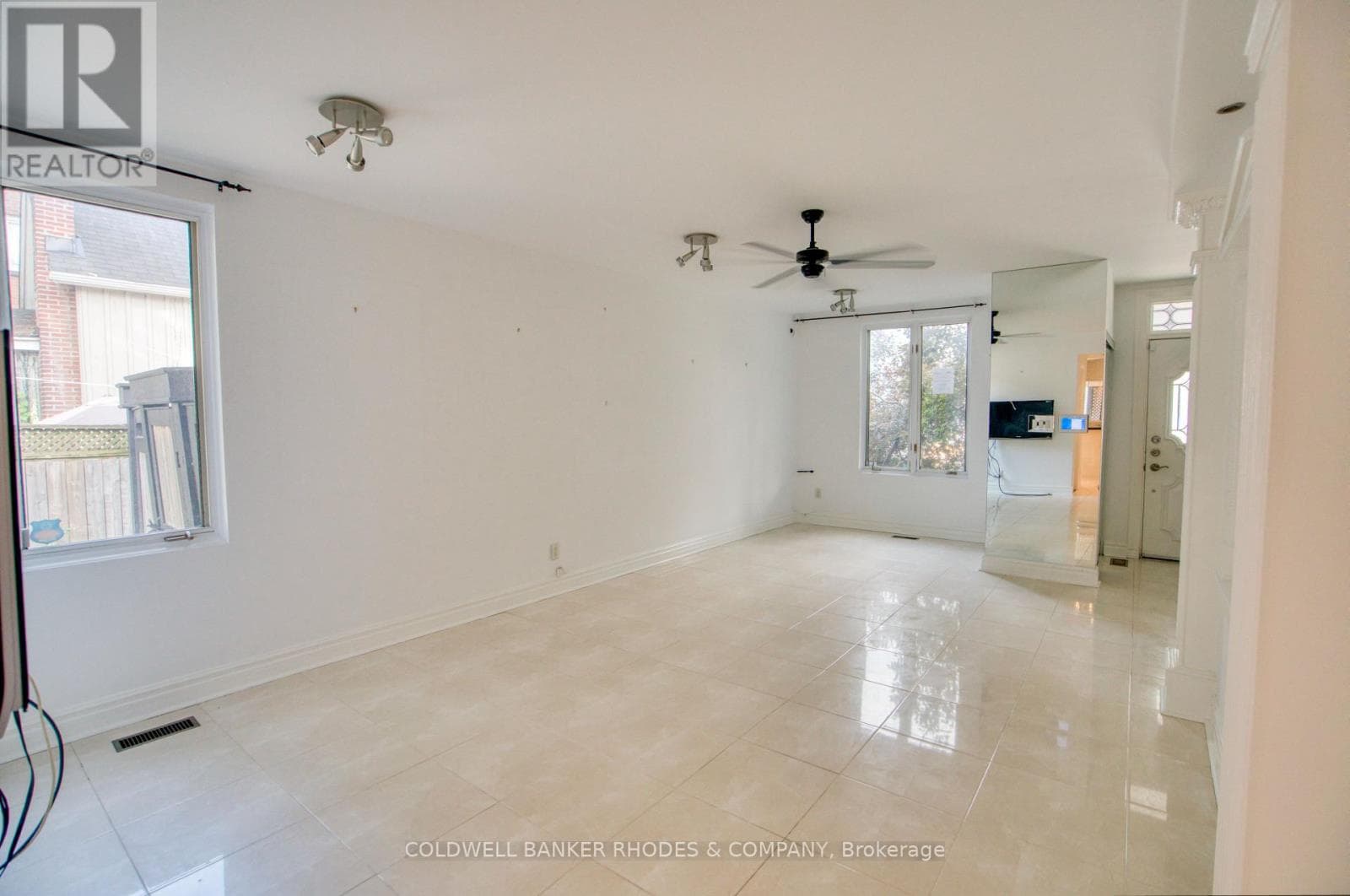300 ST ANDREW STREET — photo 4