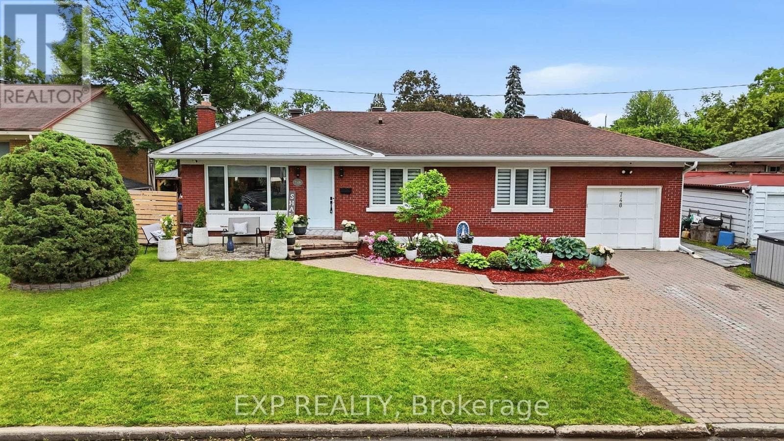 748 WESTON DRIVE — photo 1
