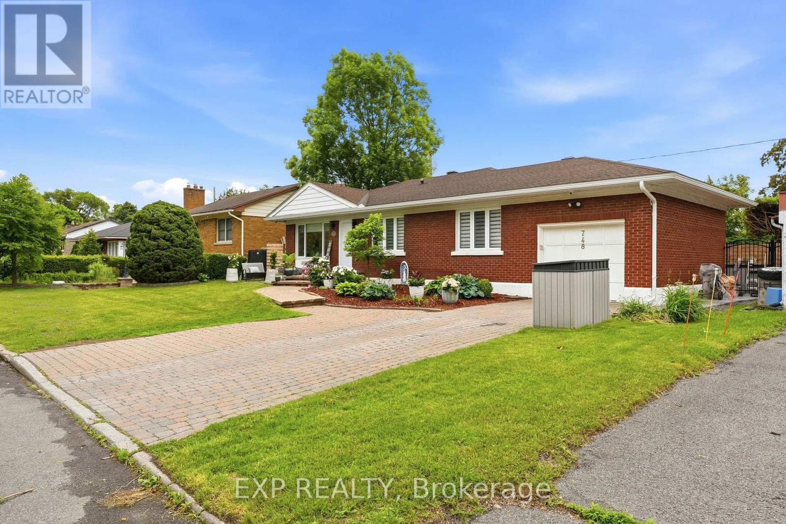 748 WESTON DRIVE — photo 2