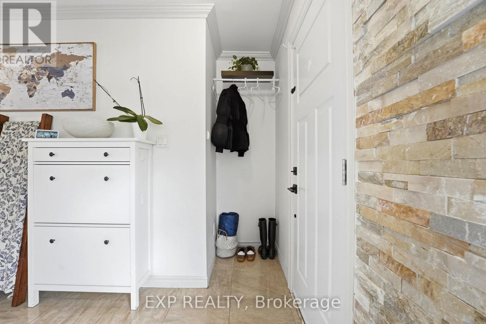 748 WESTON DRIVE — photo 3