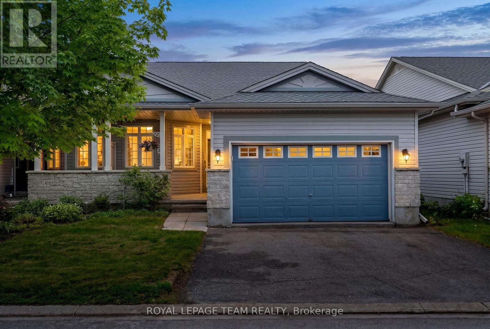 52 VILLAGE WALK PRIVATE — photo 1