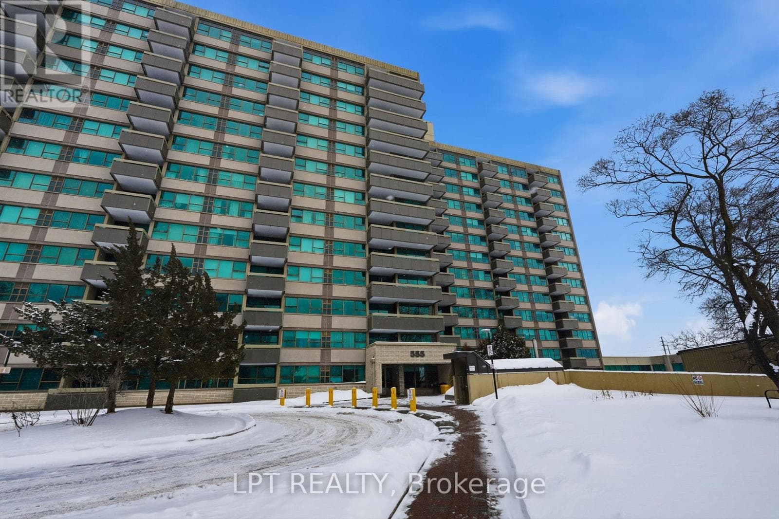 1112 - 555 BRITTANY DRIVE — photo 2