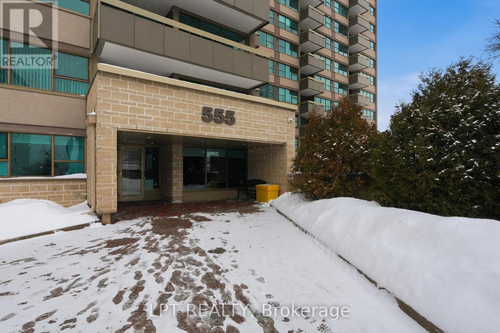 1112 - 555 BRITTANY DRIVE — photo 3