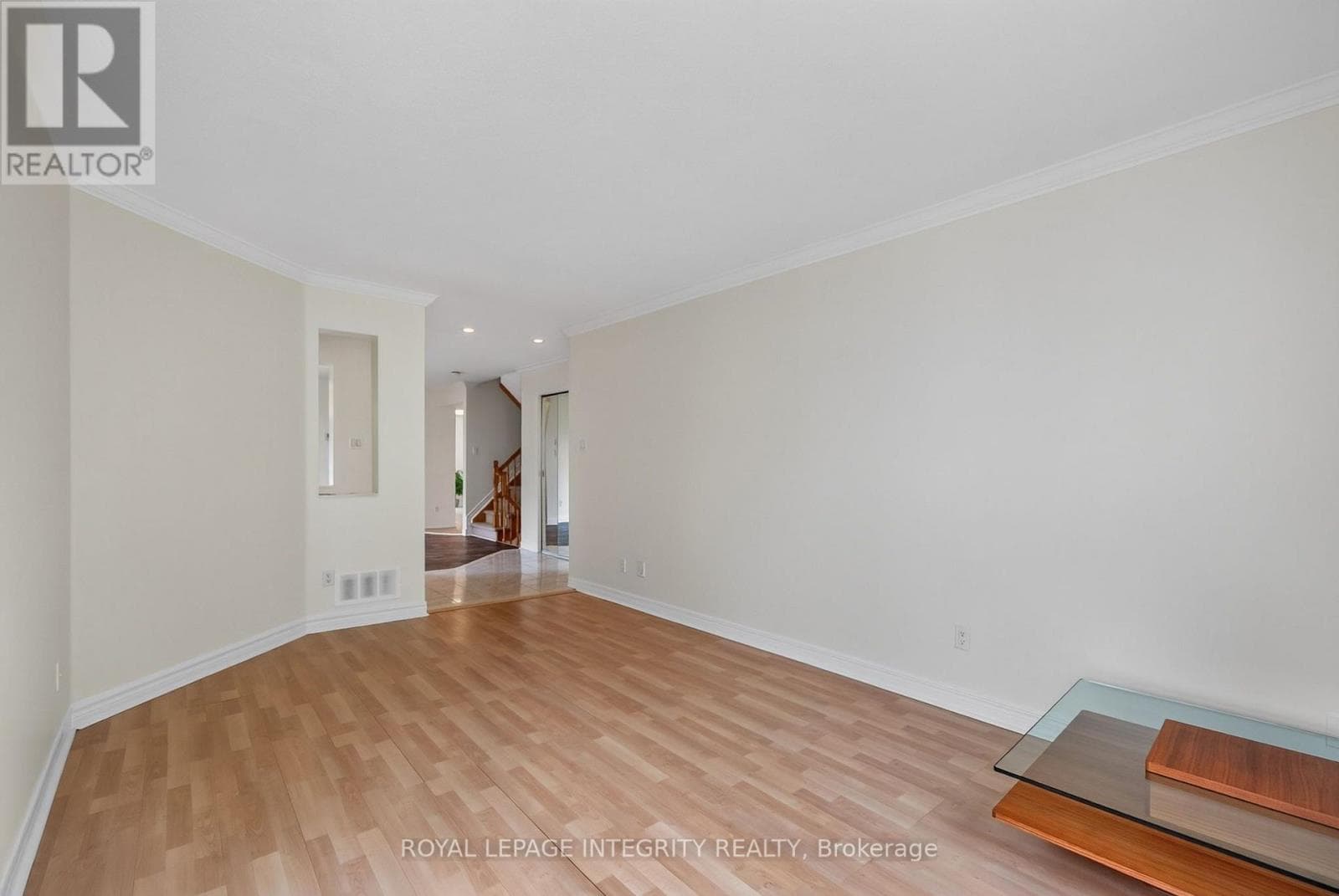 137 HUNTERSWOOD CRESCENT — photo 4