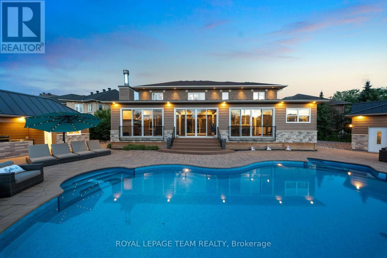 7 TRADEWINDS DRIVE — photo 3