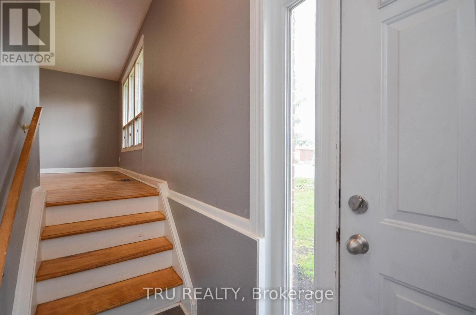 A - 2428 IRIS STREET — photo 3