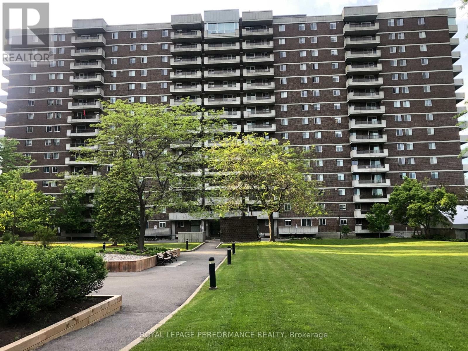 1602 - 1705 PLAYFAIR DR. DRIVE — photo 2
