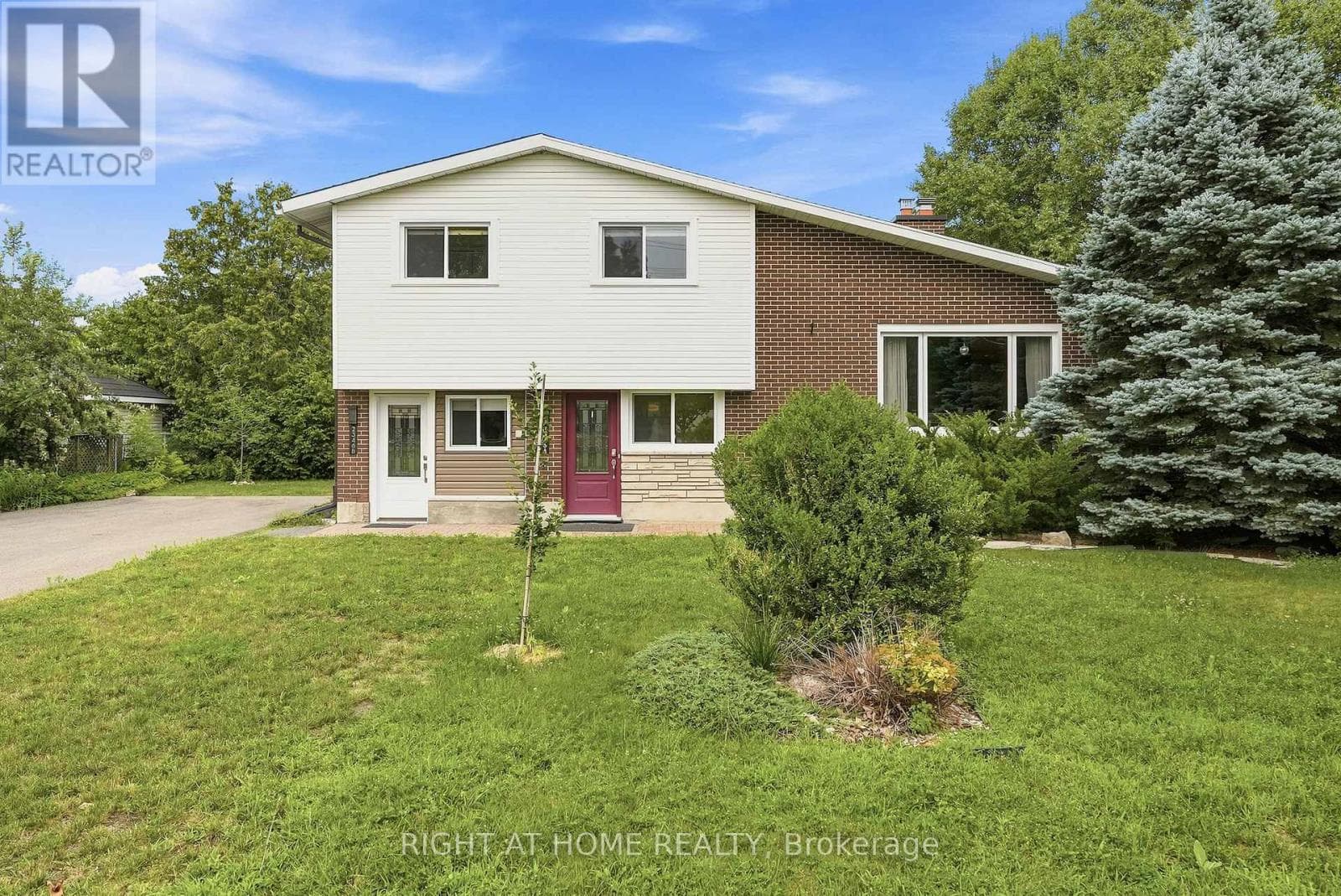 2346 EDWIN CRESCENT — photo 1