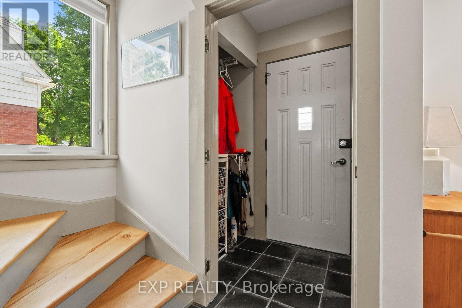 579 BROADVIEW AVENUE — photo 3