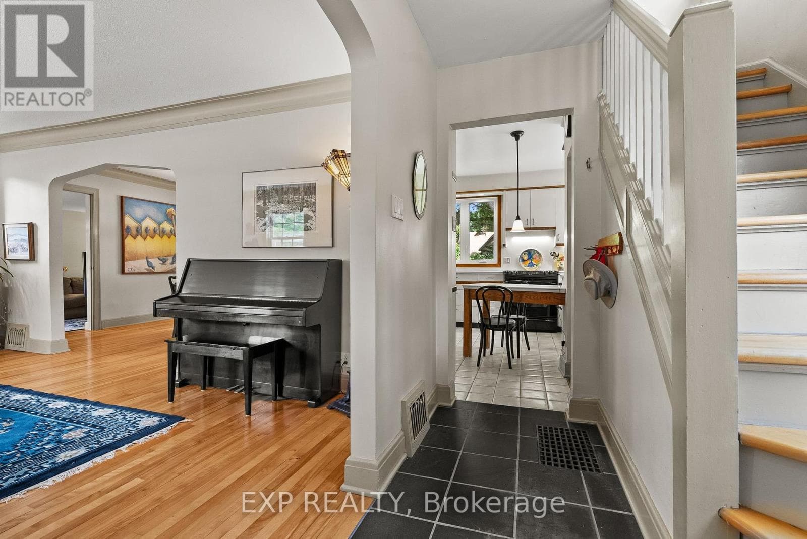 579 BROADVIEW AVENUE — photo 4
