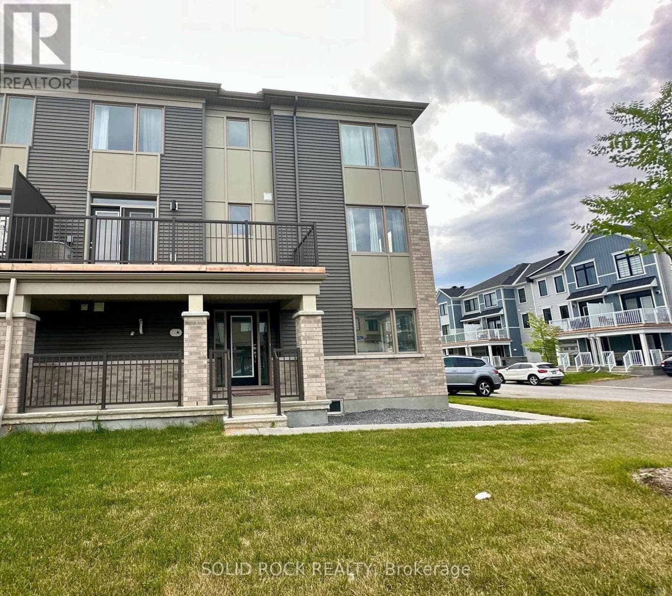 21 STITCH MEWS STREET — photo 2